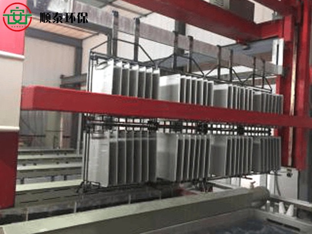 在購買熱鍍鋅設(shè)備之前，一定是要了解這些原理